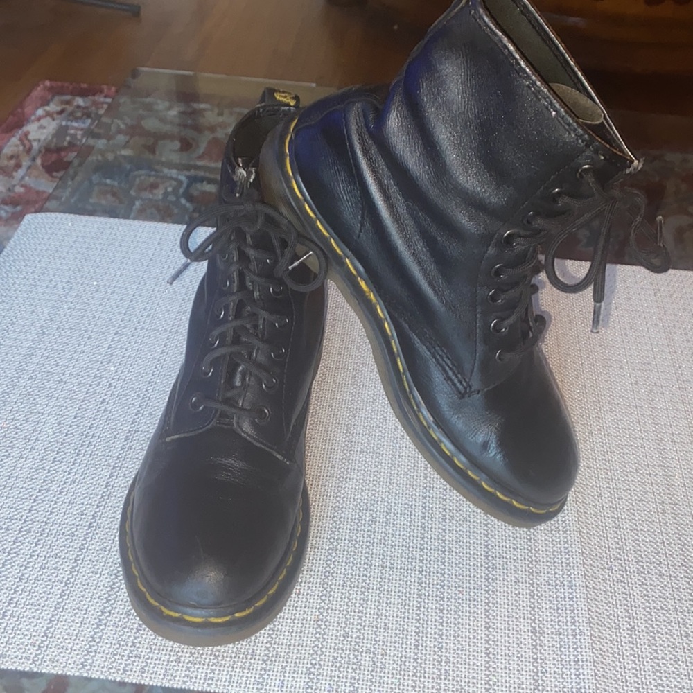 DR.  MARTEN’S men size 9.5